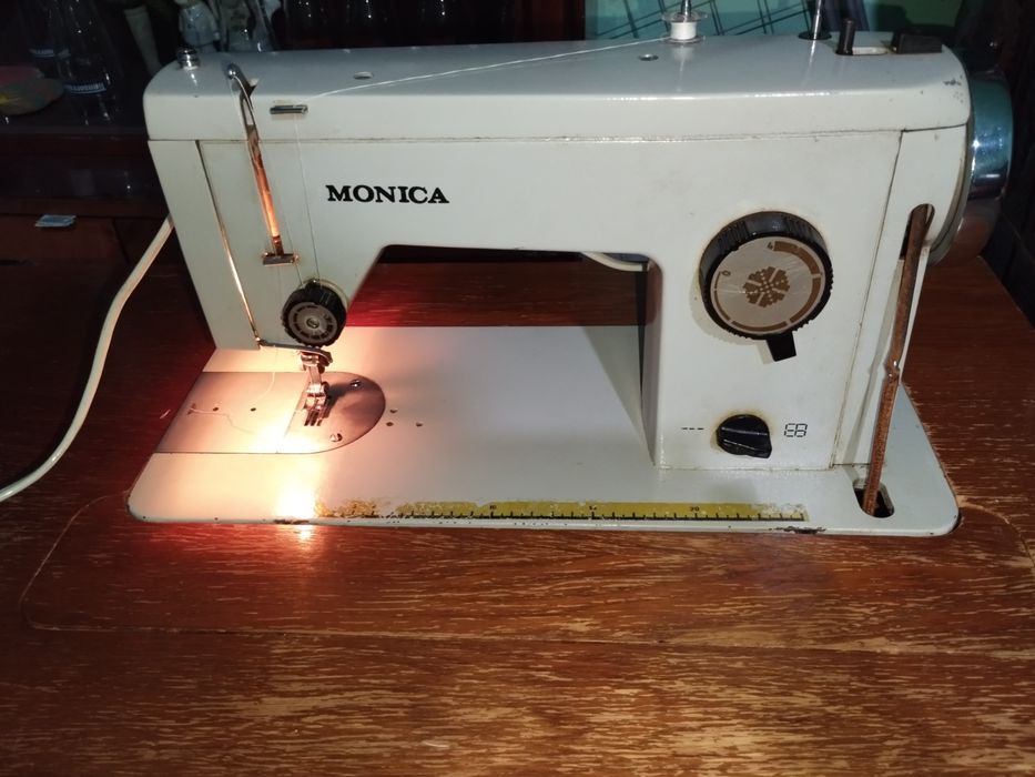 Vând mașină de cusut Monica, în stare bună de funcționare
