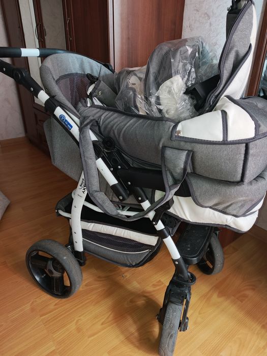 Коляска детская прогулочная