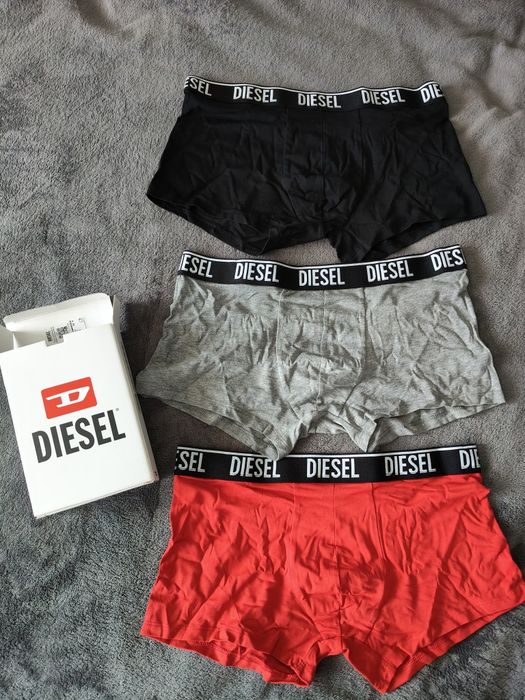 Diesel set 3 boxeri bărbați rosu-gri-negru mărimea M noi originali
