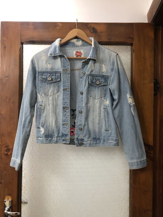 Geaca de blugi cu broderie