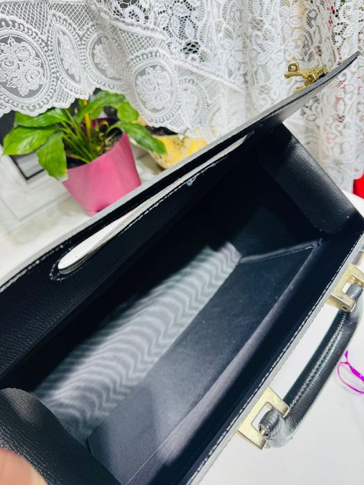 Продам чемодан GES.GESCH