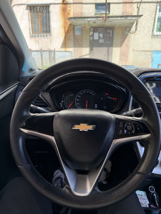 Продам машину спарк