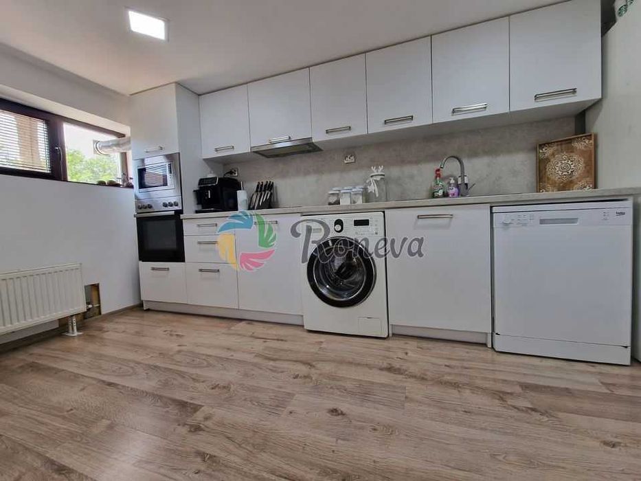 Малко имение с басейн в близост до язовир! Две паркоместа!