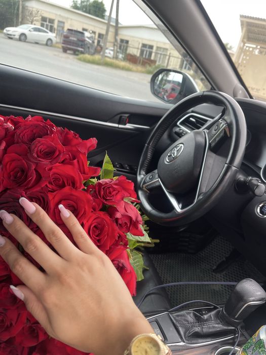 101роза 80см свежие очень красивые