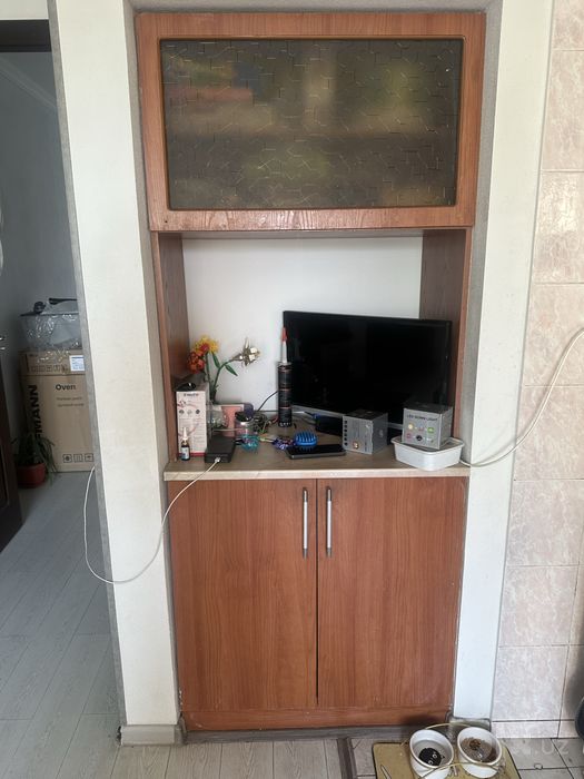 Продам кухню срочно .