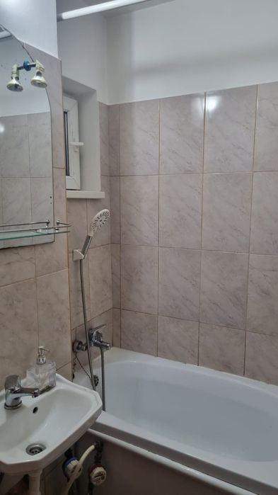 Persoana fizica vând apartament cu 3 camere in Mănăștur