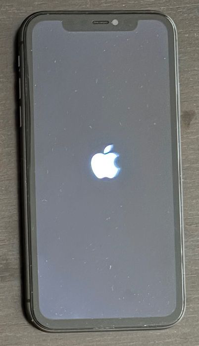 IPHONE 11 / Baterie 78 %