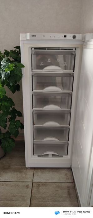 Продам морозилку