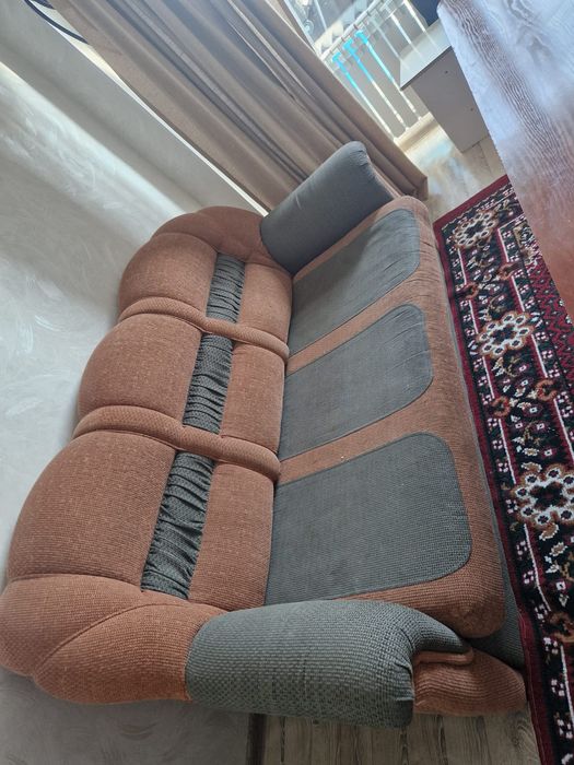 Срочно отдам бесплатно диваны