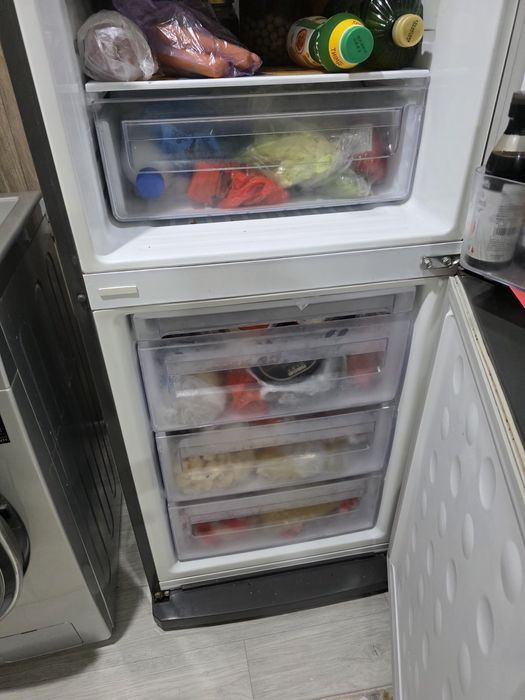 Продам холодильник