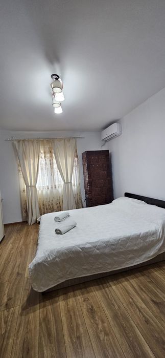 vand garsoniera Baile Herculane zona centrala