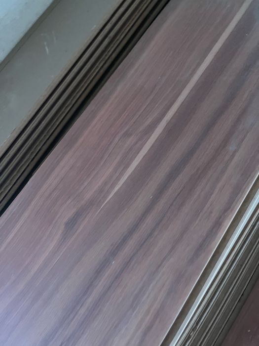 Ламинат коричневый