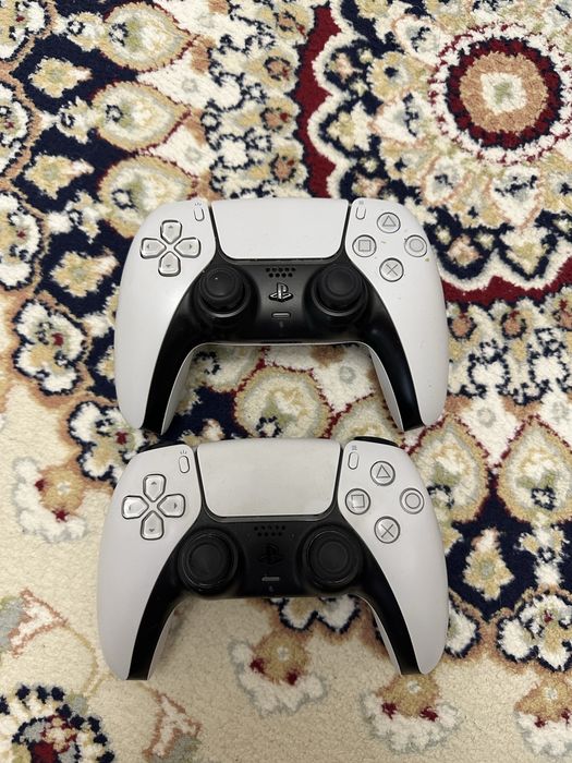 Продаю PS5 Slim 800GB