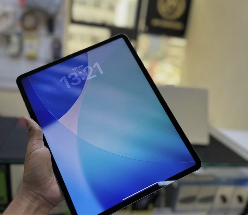 IPad 12.9 5th Generation M1 512Gb + Celular