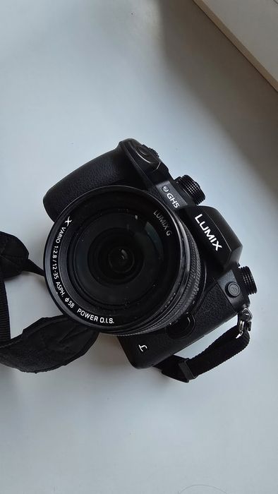 Panasonic GH5 + Lumix 12-35 F2.8