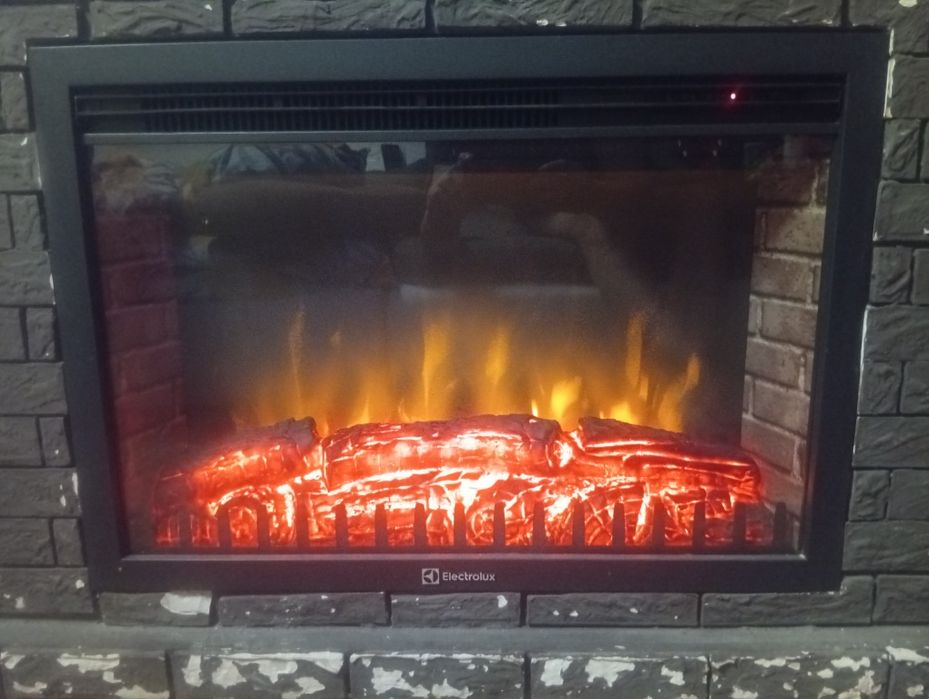 Продам электро камин.