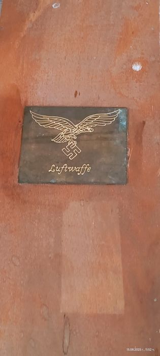 Стар голям дървен военен сандък от втората световна война