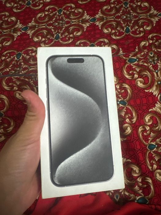 iPhone 15pro белого цвета eSIM