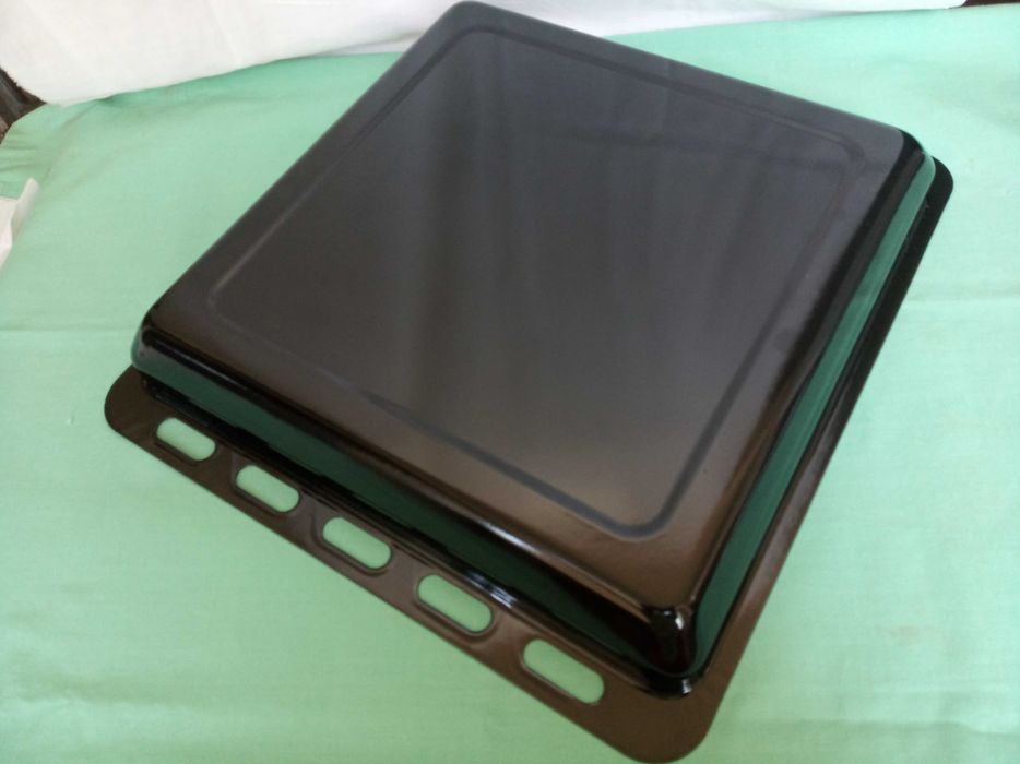 Нова емайлирана тава