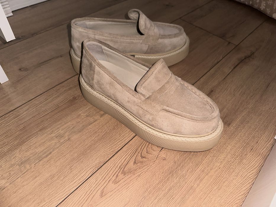 Продам замшевые лоферы