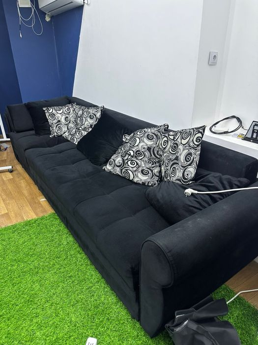 Продам диван черный длинна 2 метра