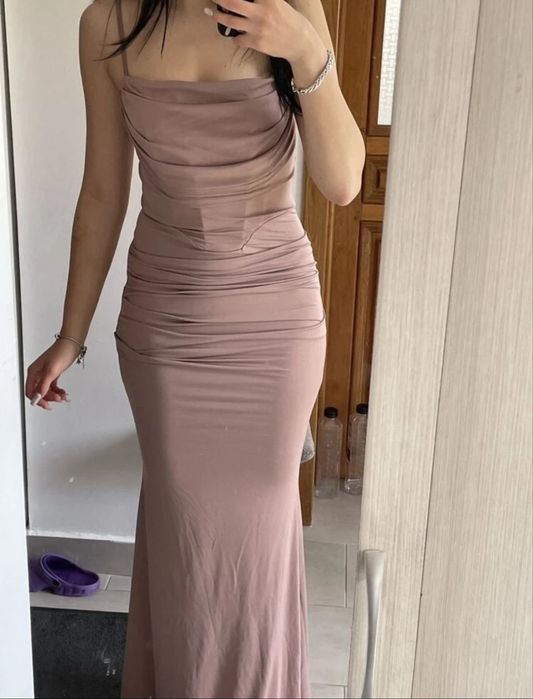 Дълга елегантна рокля