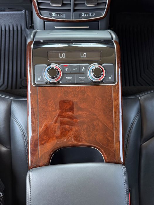Audi A8 anul 2013