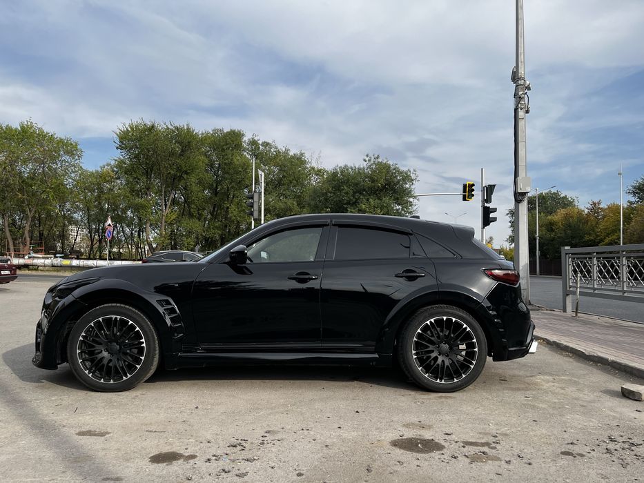 INFINITI FX37 Черный / Обвес