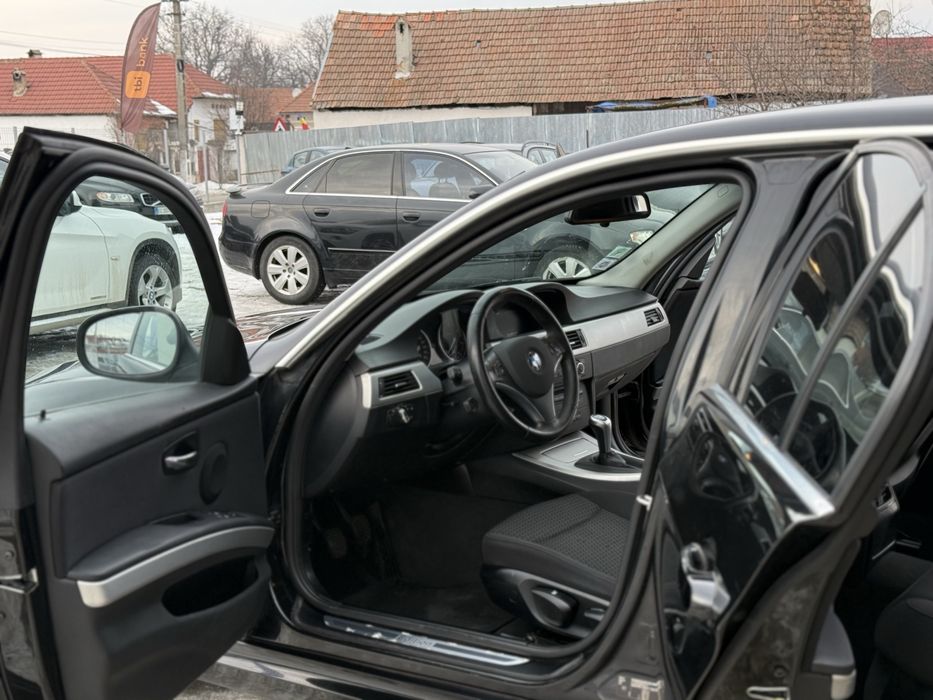 BMW Seria 3 2.0d 143 CP E90 11/2011 Euro 5 SE POATE IN RATE