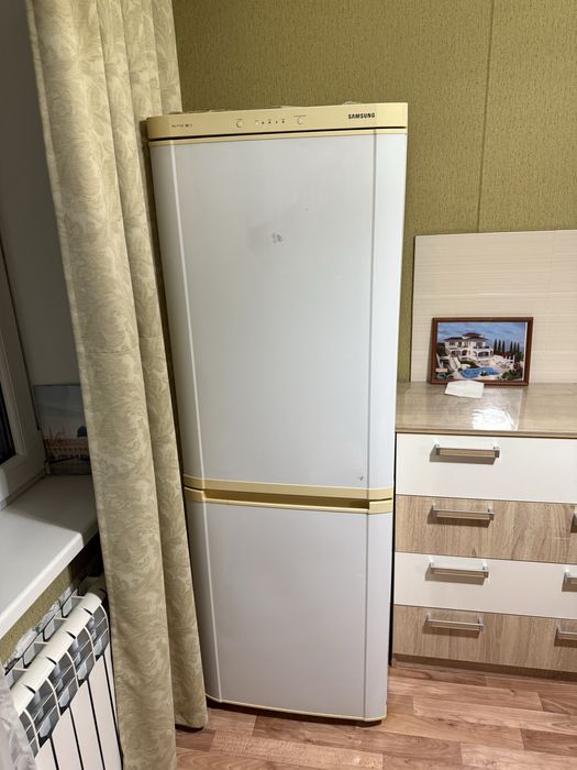 Продаю холодильник от Samsung