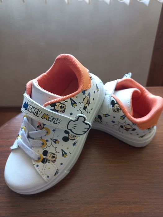 Нови детски обувки от естествена кожа  23 номер