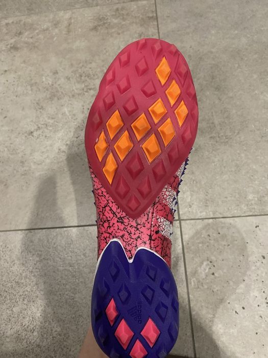 Сороконожки Adidas Predator