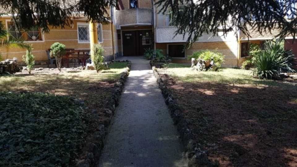 Дава се под наем Ателие в Шумен, 2-ри корпус - 42 кв.м за 244.8 € - Снимка #15