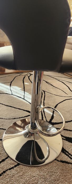 Регулируем бар стол