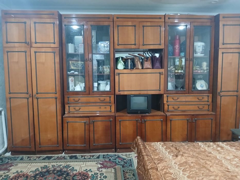 Продам гостиную стенку