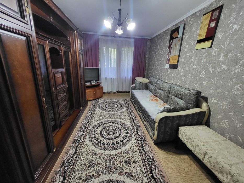Сдаётся 1 ком Муратбаева Гоголя 200тыс