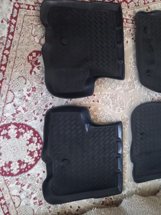 Продам коврики Рэно Дастер.Сандэро.