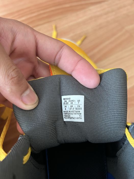 продам Асикс Asics.