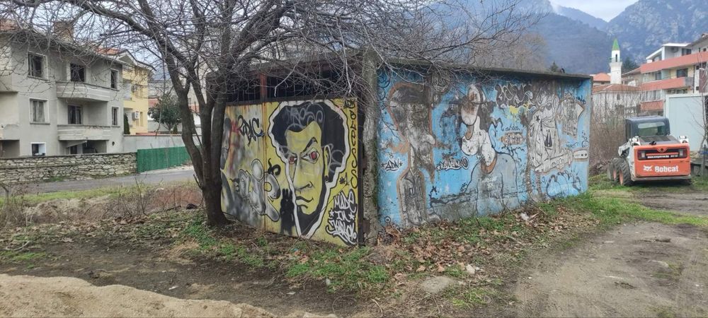 Бетонен гараж