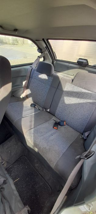 vând suzuki swift 2003