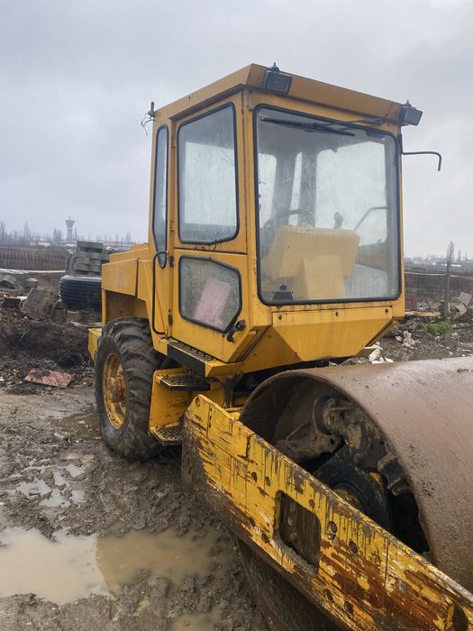 De inchiriat Compactor de 8 Tone!