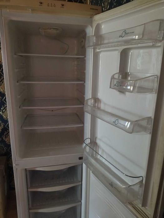 Холодильник Samsung б/у