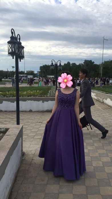 Платья на выпускные  вечера, Тойга