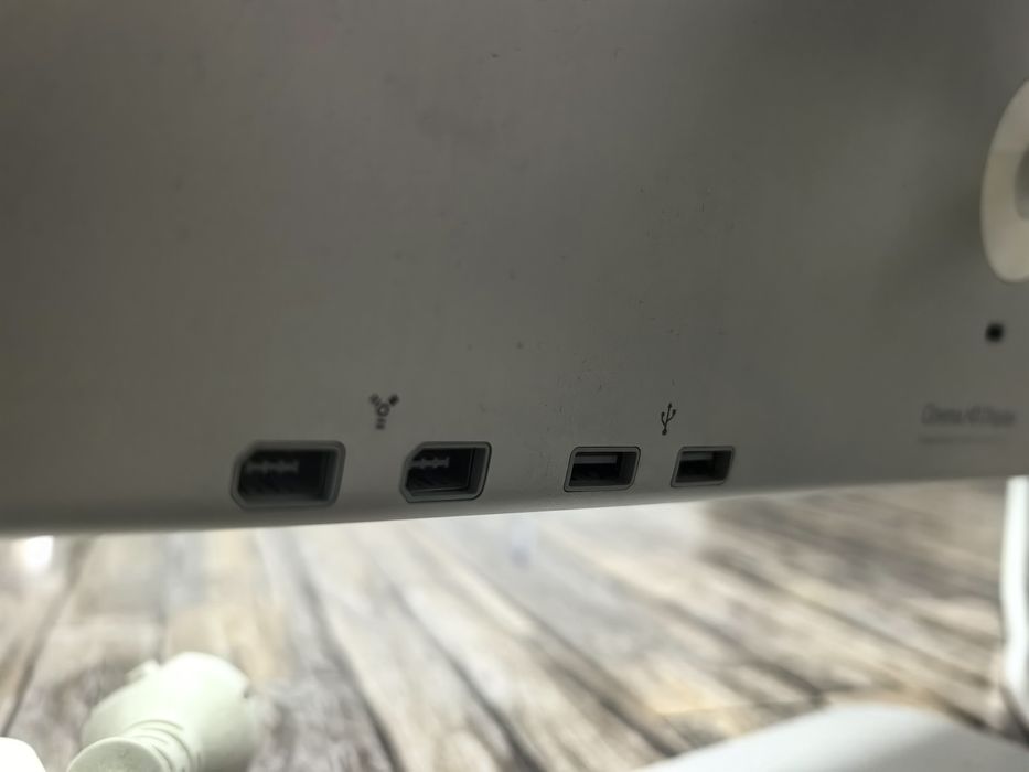 Apple cinema display