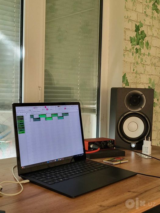 В срочной продаже Focusrite Scarlett комплект