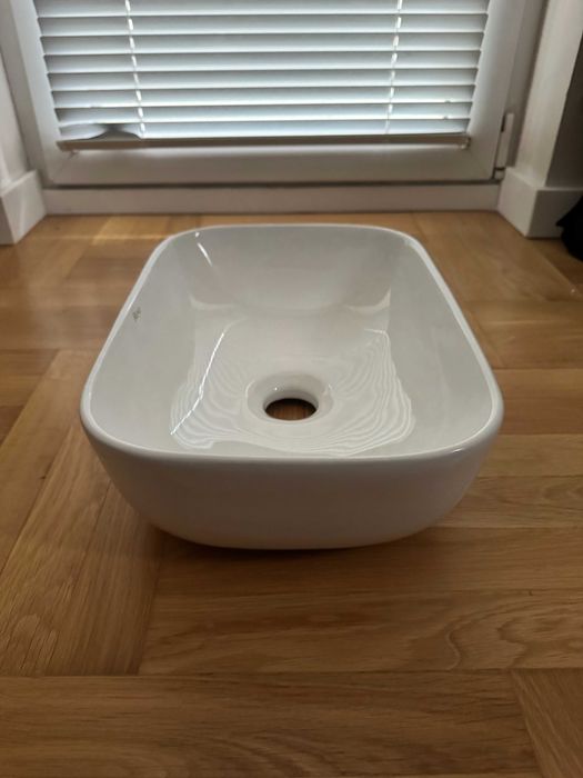 Rea Belinda mini мивка за монтиране върху плот