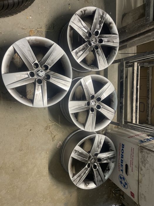 4бр.оригинални джанти 16'' Skoda Fabia,Kamiq 5x100