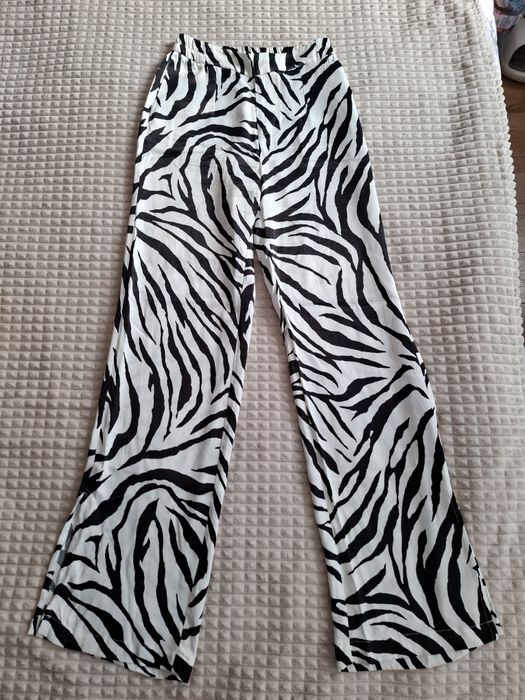 Панталон Bershka със зебров принт