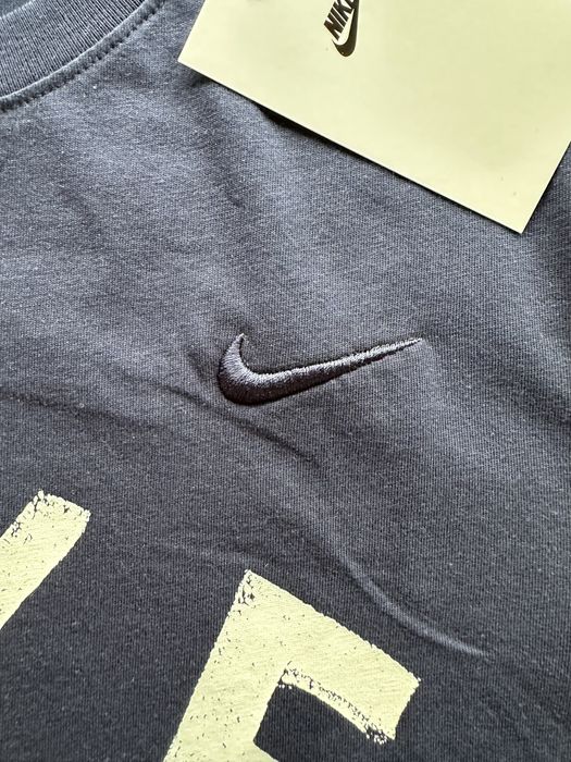 Мъжка,памучна,тъмно синя тениска Nike с бродирано лого