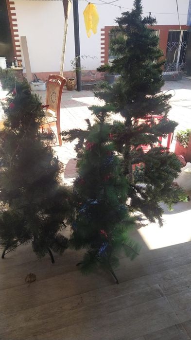 Продам ёлки искусственные